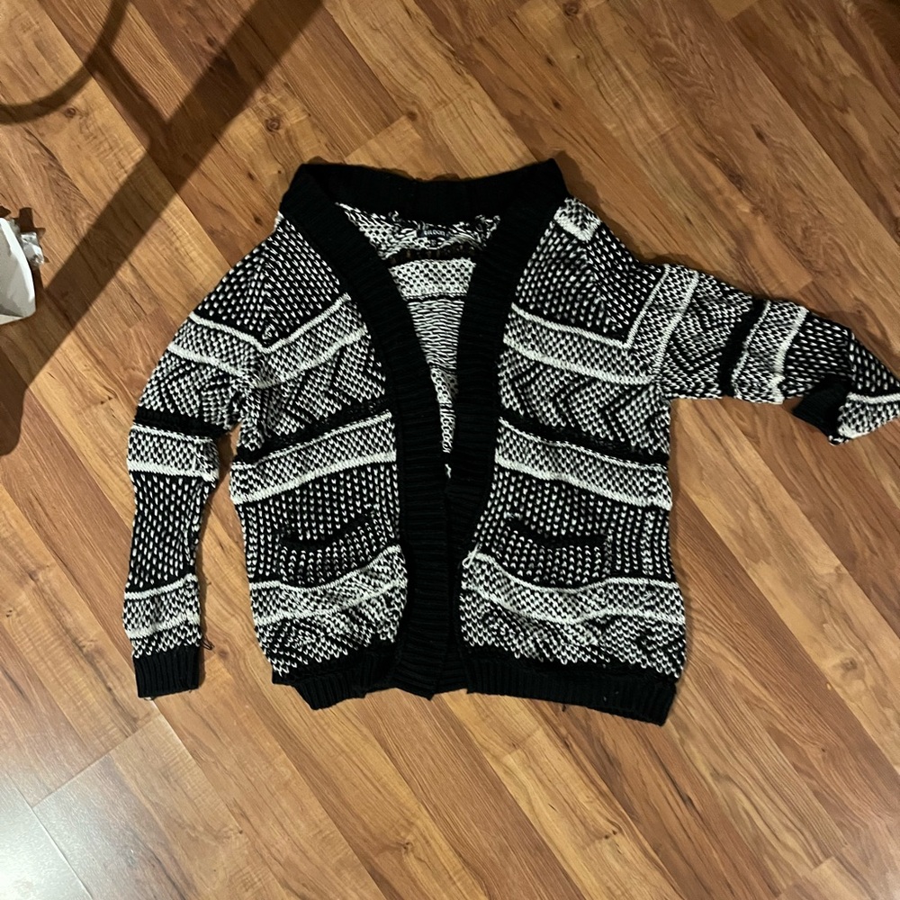 Tildon Black and White Open-Front Cardigan